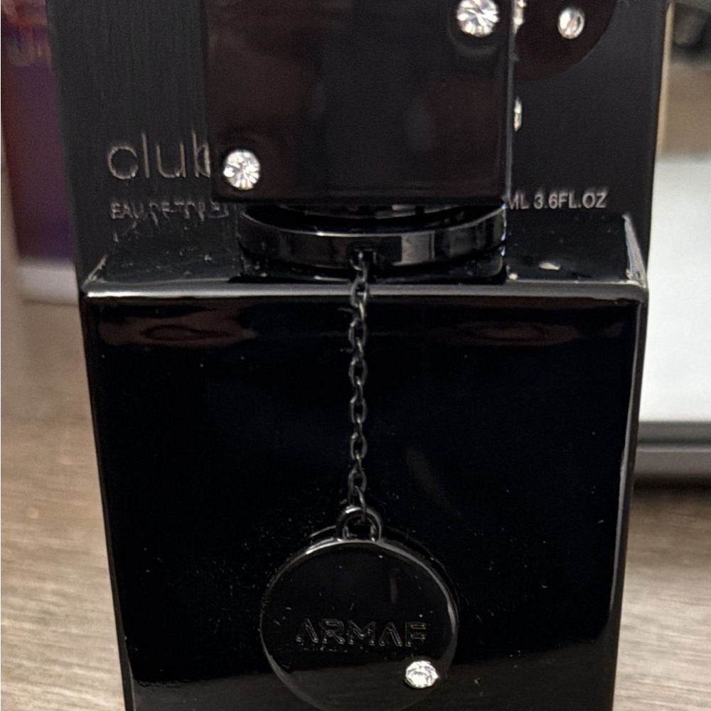 Tom Ford Tobacco Vanille Black and Gold Perfume